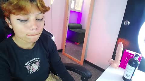 melody701583as online show from April 1, 1:41 pm