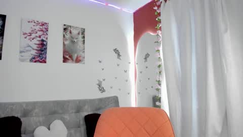 melody_cute10 online show from October 25, 3:45 pm