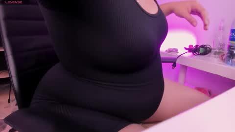 melodysnow online show from November 9, 8:55 pm