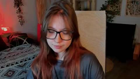 Mia online show from September 24, 3:41 pm