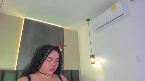  Memphis Williams  online show from December 17, 3:13 am