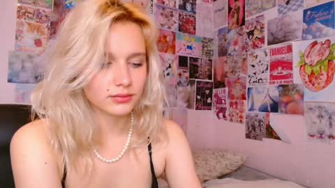 Snapshot of meowthlilu chatting on March 11, 8:41 am Lilu online show from March 11, 8:41 am