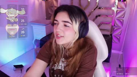 Snapshot of meraki_fraise chatting on October 18, 8:35 pm online show from October 18, 8:35 pm