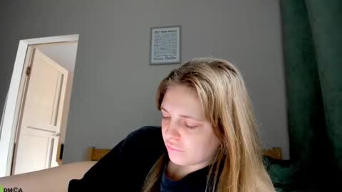 Snapshot of mercedescutee chatting on October 22, 12:18 pm mercedescutee online show from October 22, 12:18 pm