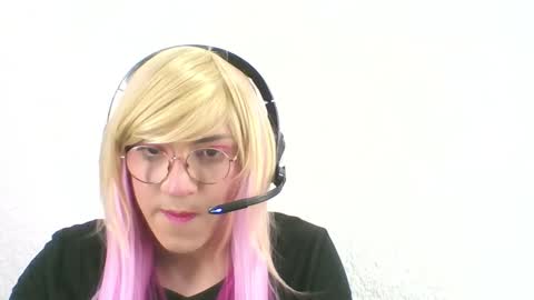Snapshot of mercie_11 chatting on October 10, 3:12 am MERCIE online show from October 10, 3:12 am