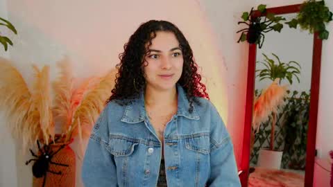 Snapshot of merida_bell18 chatting on October 21, 10:31 am Merida Bell online show from October 21, 10:31 am
