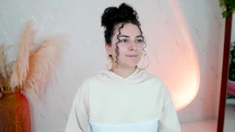 Merida Bell online show from February 20, 12:10 am