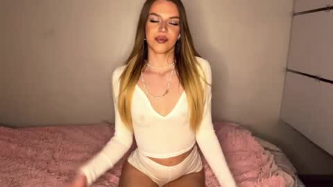 Rina online show from April 5, 5:43 pm