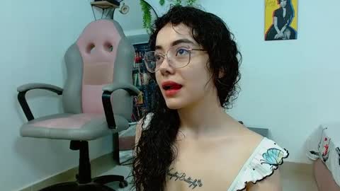 Snapshot of merliah_xd chatting on September 24, 1:40 pm Liah online show from September 24, 1:40 pm