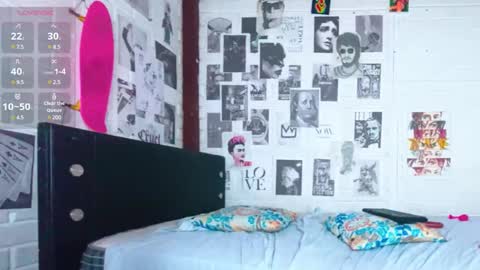 Snapshot of merlinabad chatting on December 5, 9:22 pm AURORA online show from December 5, 9:22 pm