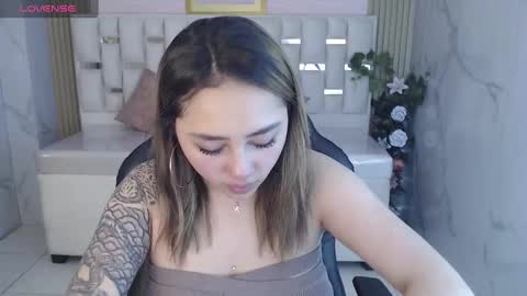 Snapshot of merloth_sub chatting on September 19, 4:05 am Merloth online show from September 19, 4:05 am