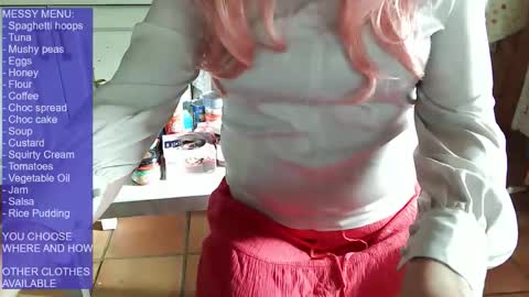 Snapshot of messyxdresser chatting on October 22, 11:01 am messyxdresser online show from October 22, 11:01 am
