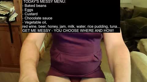 Snapshot of messyxdresser chatting on October 13, 7:27 pm messyxdresser online show from October 13, 7:27 pm