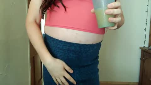 Snapshot of messyxdresser chatting on March 3, 12:50 pm messyxdresser online show from March 3, 12:50 pm