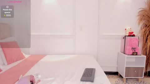    online show from December 4, 2:53 pm