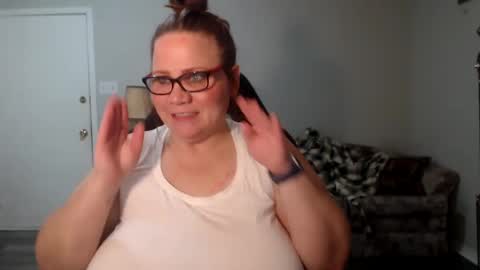 Mommy Jaxx online show from December 20, 4:31 am