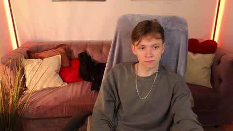 MEVERIK OUSHEN online show from June 28, 8:27 pm