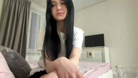 mewpuff online show from May 22, 5:42 pm