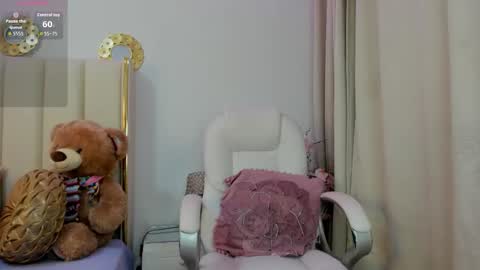 Mhia  online show from November 14, 9:05 pm