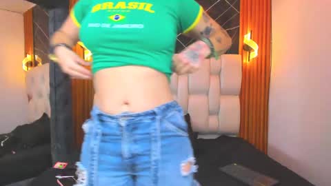 Mia online show from May 15, 6:04 pm