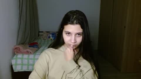 Mia online show from October 17, 3:43 am