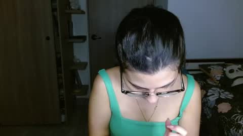 Mia online show from May 8, 5:02 am