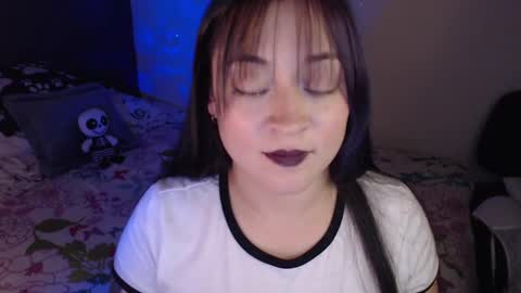 Snapshot of mia_adams_red chatting on January 21, 3:59 am mia online show from January 21, 3:59 am