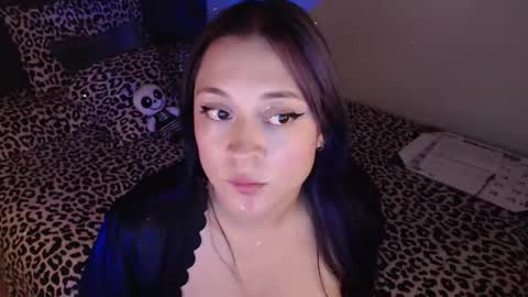 Snapshot of mia_adams_red chatting on March 4, 2:17 am mia online show from March 4, 2:17 am