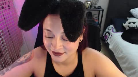 Snapshot of mia_adams_red chatting on September 20, 1:52 am mia online show from September 20, 1:52 am
