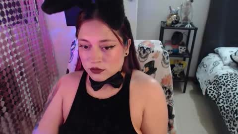 Snapshot of mia_adams_red chatting on October 1, 11:14 pm mia online show from October 1, 11:14 pm