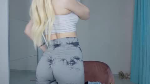 mia_angel online show from June 1, 5:14 pm