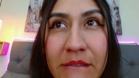 M I A  A Y R A online show from November 20, 4:15 pm