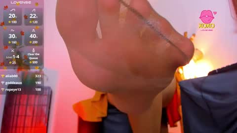 Mia online show from January 3, 9:15 pm