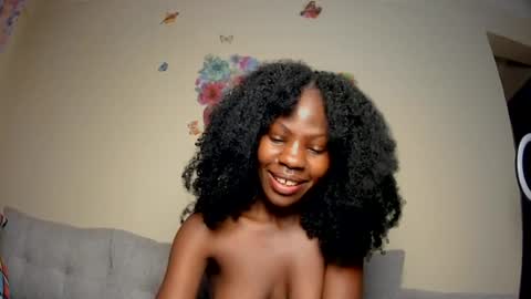 mia_bellie2 online show from July 9, 10:14 pm