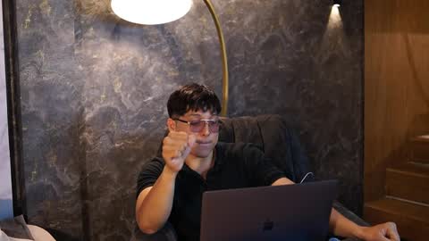 Belmont and Mia online show from March 29, 7:48 pm