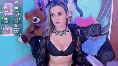 Mia online show from February 20, 8:33 pm