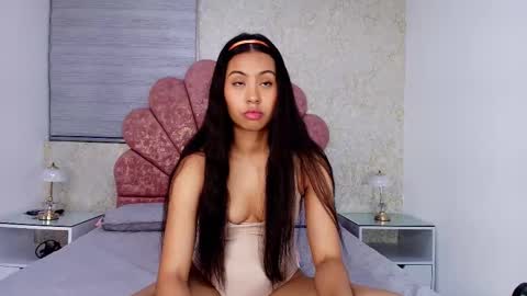 Mia  online show from March 26, 3:34 am