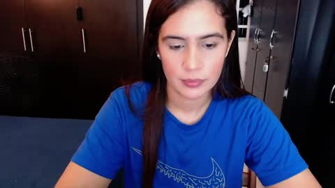 Mia online show from December 7, 2:58 am