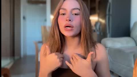 mia_ferrer777 online show from March 14, 10:36 pm