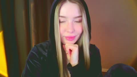 Mia online show from January 11, 1:11 pm