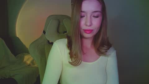 Mia online show from March 3, 8:16 pm