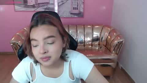 Snapshot of mia_foster_t chatting on October 21, 12:54 pm Mia online show from October 21, 12:54 pm