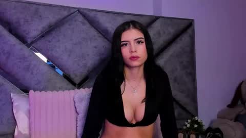 I am mia  online show from May 26, 11:27 am