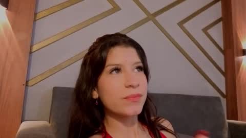 M I A  online show from November 24, 7:56 pm