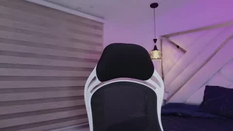 Mia online show from February 28, 4:16 am