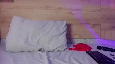  I am Mia  online show from December 22, 4:03 pm