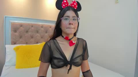 Snapshot of mia_isabella_18 chatting on October 13, 12:51 pm MIA  online show from October 13, 12:51 pm