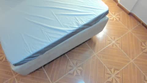 Mia online show from February 3, 2:30 am