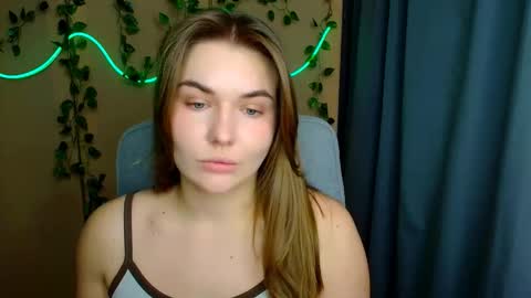 mia_lemm online show from February 23, 8:27 am