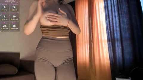 Mia 3 online show from September 20, 4:04 am